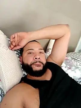 Snapshot of tripping385 chatting on 14, 12, 2025 tripping385 online show from 14, 12, 2025