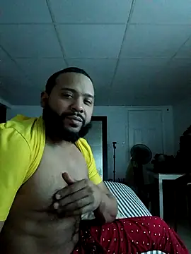 Snapshot of tripping385 chatting on 5, 12, 2025 tripping385 online show from 5, 12, 2025