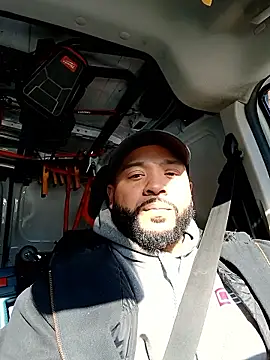 Snapshot of tripping385 chatting on 27, 10, 2025 tripping385 online show from 27, 10, 2025