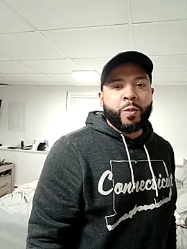 Snapshot of tripping385 chatting on 15, 10, 2025 tripping385 online show from 15, 10, 2025