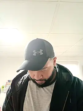 Snapshot of tripping385 chatting on 30, 10, 2025 tripping385 online show from 30, 10, 2025