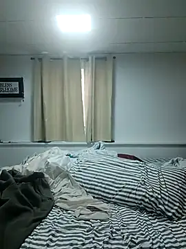 Snapshot of tripping385 chatting on 8, 3, 2026 tripping385 online show from 8, 3, 2026