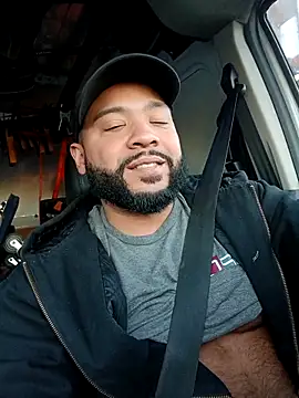 Snapshot of tripping385 chatting on 4, 11, 2025 tripping385 online show from 4, 11, 2025