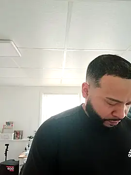 Snapshot of tripping385 chatting on 26, 10, 2025 tripping385 online show from 26, 10, 2025