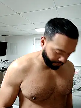 Snapshot of tripping385 chatting on 18, 11, 2025 tripping385 online show from 18, 11, 2025