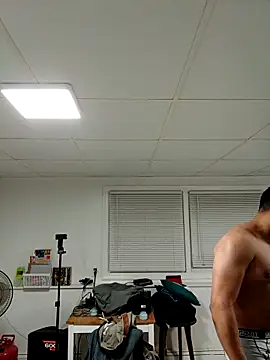 Snapshot of tripping385 chatting on 7, 11, 2025 tripping385 online show from 7, 11, 2025