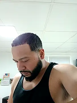 Snapshot of tripping385 chatting on 15, 11, 2025 tripping385 online show from 15, 11, 2025