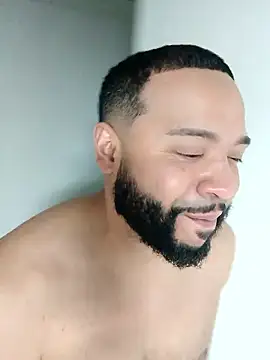 Snapshot of tripping385 chatting on 27, 10, 2025 tripping385 online show from 27, 10, 2025