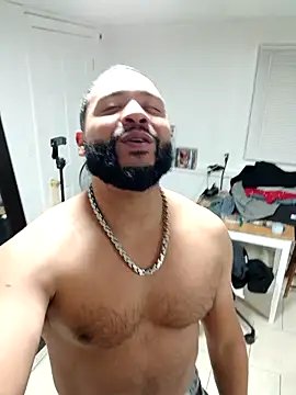 Snapshot of tripping385 chatting on 16, 11, 2025 tripping385 online show from 16, 11, 2025