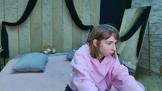 Beverly Gomes online show from 5, 3, 2026