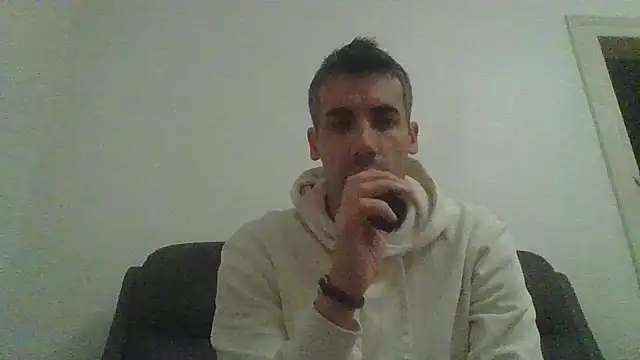 JulioIsHere4you online show from 16, 10, 2025