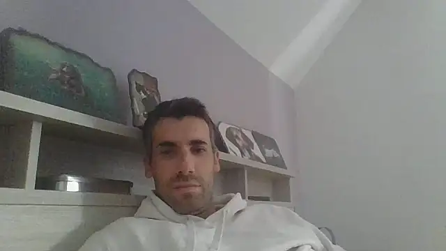 Snapshot of JulioIsHere4you chatting on 15, 5, 2026 JulioIsHere4you online show from 15, 5, 2026