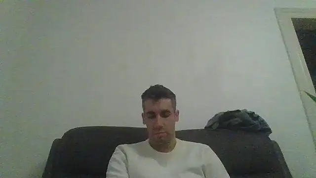 Snapshot of JulioIsHere4you chatting on 16, 12, 2025 JulioIsHere4you online show from 16, 12, 2025