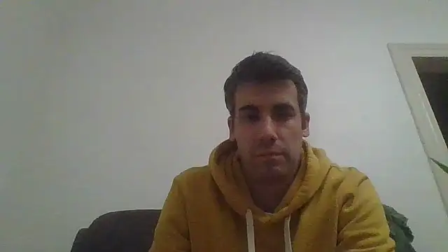 Snapshot of JulioIsHere4you chatting on 3, 12, 2025 JulioIsHere4you online show from 3, 12, 2025