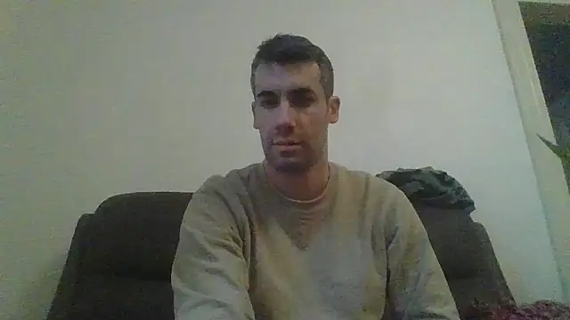 Snapshot of JulioIsHere4you chatting on 18, 12, 2025 JulioIsHere4you online show from 18, 12, 2025