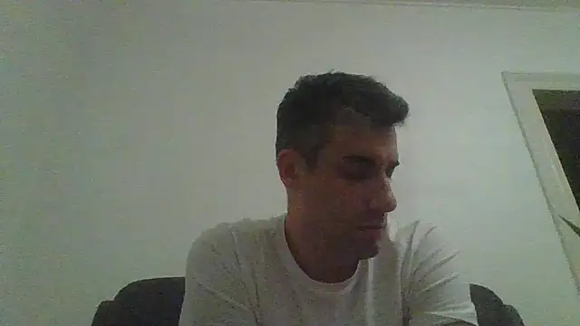 JulioIsHere4you online show from 1, 11, 2025