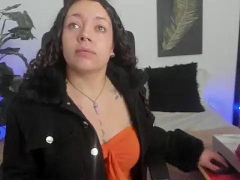 Snapshot of RubyStrong chatting on 13, 11, 2025 RubyStrong online show from 13, 11, 2025