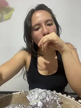 Snapshot of Bella_Sumers chatting on 2, 5, 2026 Bella Sumers online show from 2, 5, 2026