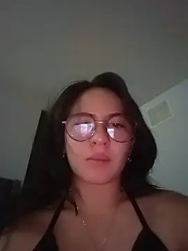Snapshot of Bella_Sumers chatting on 27, 5, 2026 Bella Sumers online show from 27, 5, 2026