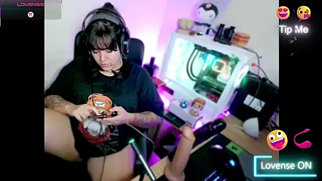 PinkDenial online show from 4, 12, 2025