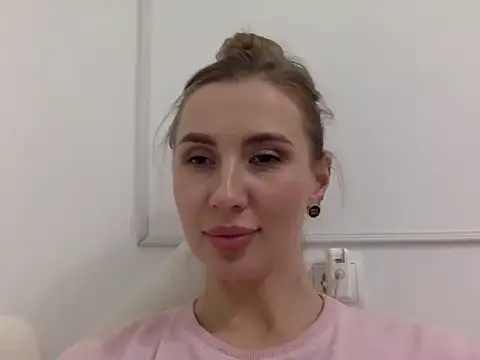 Snapshot of Alveryn chatting on 31, 10, 2025 Alveryn online show from 31, 10, 2025