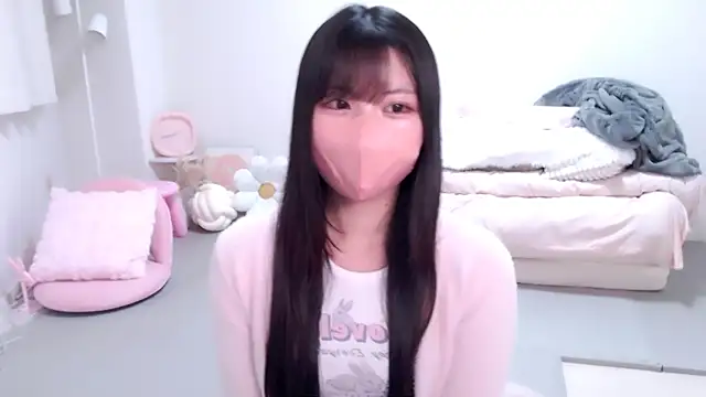 Snapshot of moka-neko chatting on 9, 11, 2025 moka-neko online show from 9, 11, 2025