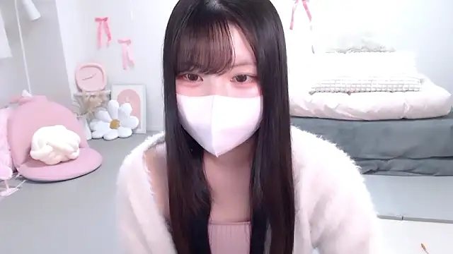 Snapshot of moka-neko chatting on 18, 11, 2025 moka-neko online show from 18, 11, 2025