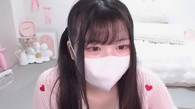 Snapshot of moka-neko chatting on 27, 11, 2025 moka-neko online show from 27, 11, 2025