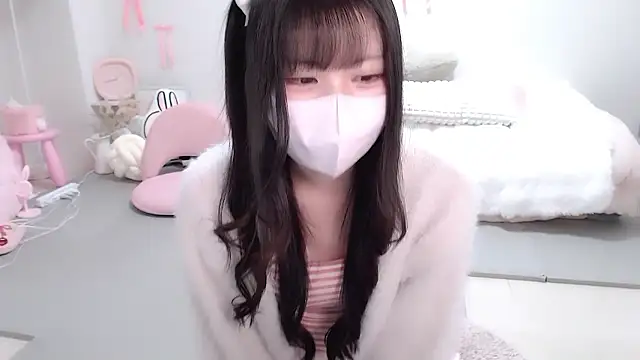 Snapshot of moka-neko chatting on 30, 11, 2025 moka-neko online show from 30, 11, 2025