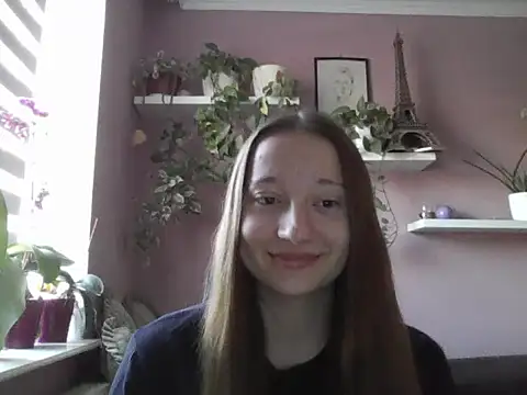 LindaPretty online show from 9, 9, 2025