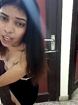 Snapshot of Khushi-Chaudhary chatting on 17, 9, 2025 Khushi-Chaudhary online show from 17, 9, 2025