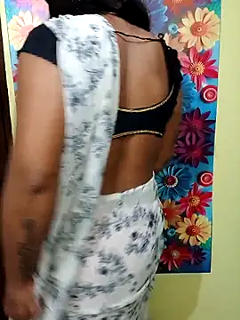 Snapshot of Divya_Spandhana_90 chatting on 8, 10, 2025 Divya Spandhana 90 online show from 8, 10, 2025