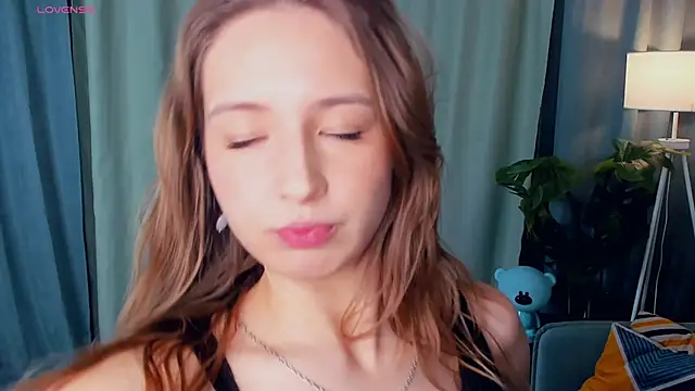 Snapshot of LaritaYoseph chatting on 22, 11, 2025 LaritaYoseph online show from 22, 11, 2025