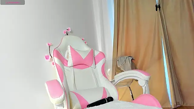 Anya Belle online show from 25, 7, 2026
