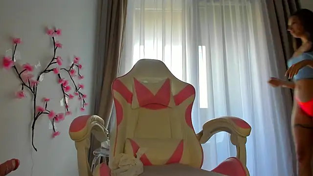 Anya Belle online show from 14, 6, 2026