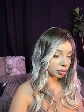 Snapshot of SerynthMeira chatting on 26, 10, 2025 SerynthMeira online show from 26, 10, 2025