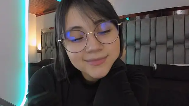 AnnaraLein online show from 7, 11, 2025