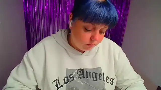 Amelia Kissu online show from 28, 9, 2025