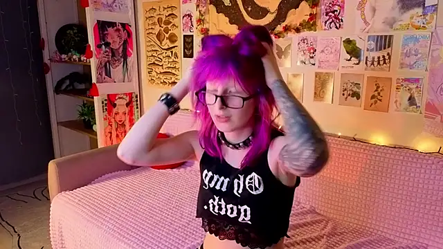 Snapshot of KandraCruser chatting on 4, 5, 2026 KandraCruser online show from 4, 5, 2026