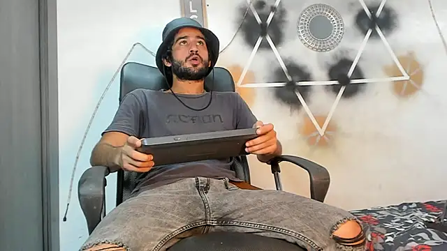 Aaron haren1 online show from 18, 9, 2025