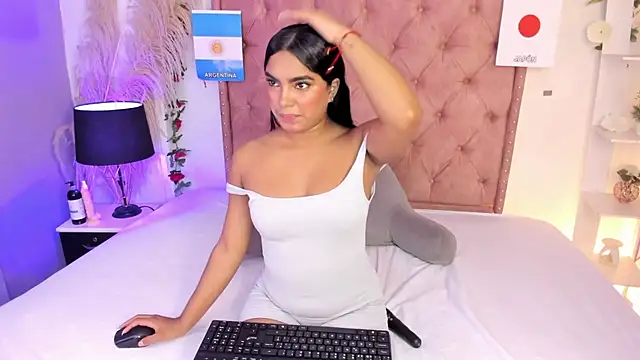 Snapshot of Catalleya_flower chatting on 19, 7, 2026 Catalleya flower online show from 19, 7, 2026