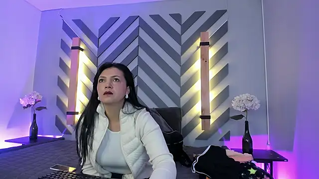 Viioleetta  online show from 4, 10, 2025