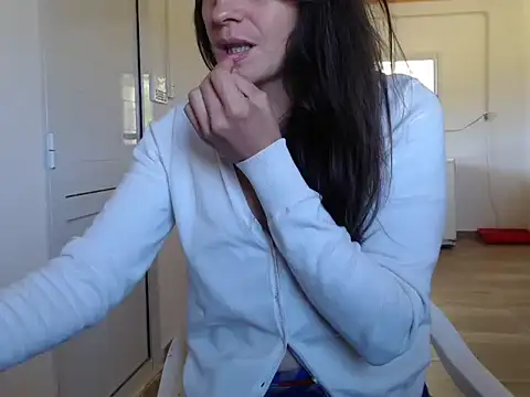 Missforever online show from 17, 11, 2025