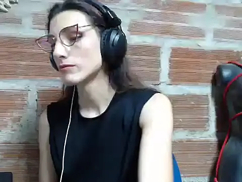 Moira-Hot online show from 20, 6, 2026