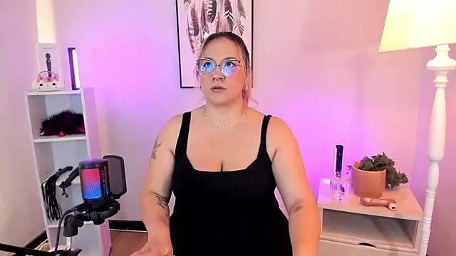 hollie joliie online show from 21, 3, 2026