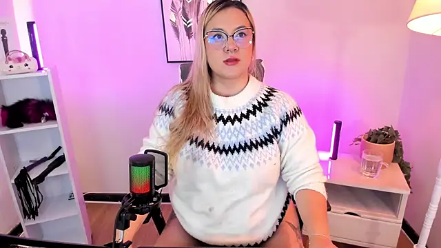 hollie joliie online show from 11, 3, 2026