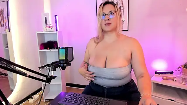 hollie joliie online show from 16, 3, 2026