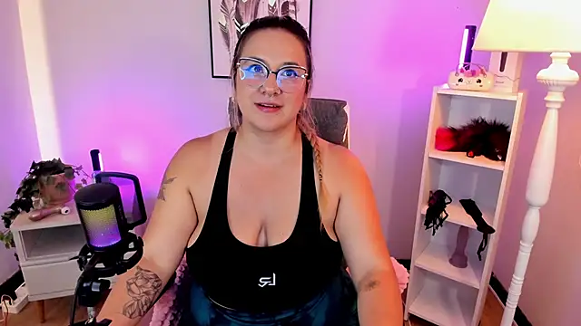 hollie joliie online show from 29, 3, 2026