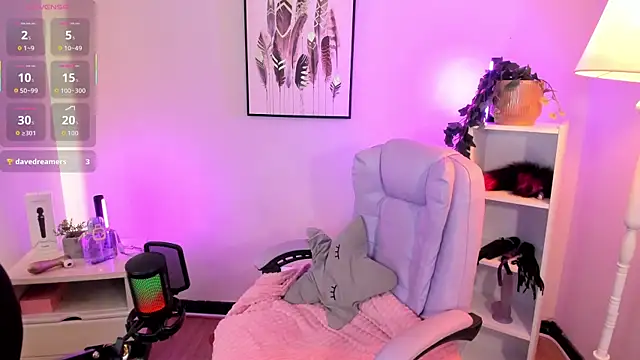 hollie joliie online show from 16, 4, 2026