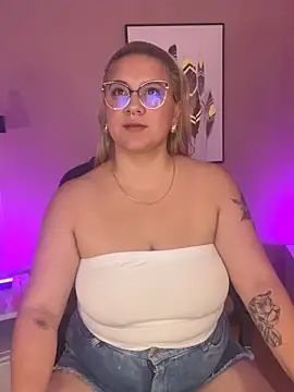 hollie joliie online show from 25, 9, 2025